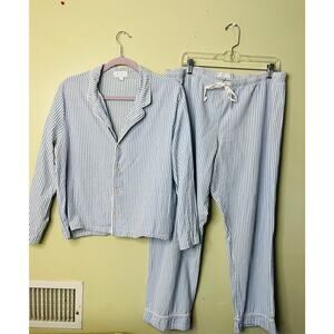 GAP blue white seersucker pajama set, poplin pant & sleep shirt, size large